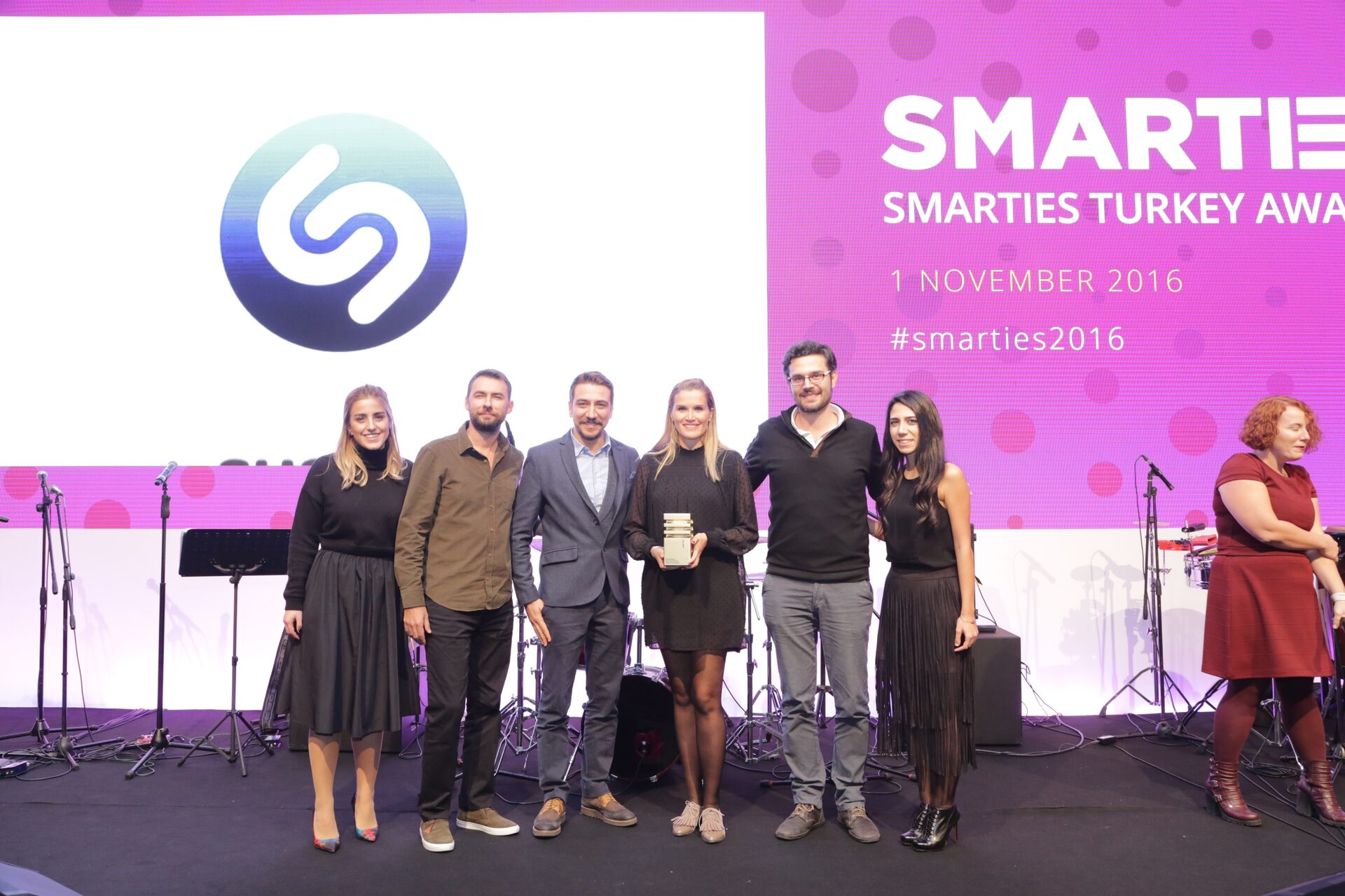 MMA Smarties Turkey Awards — Sahne ve LED ekran