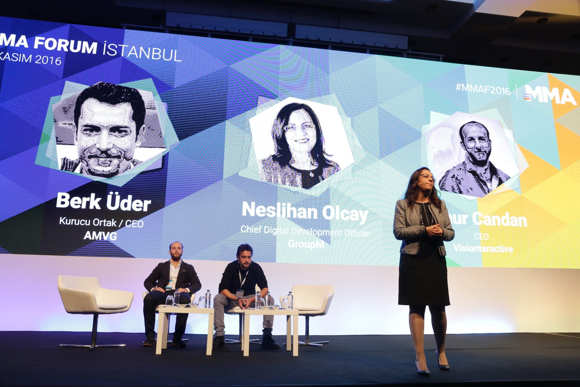 MMA Forum İstanbul — Sahnede konuşmacı